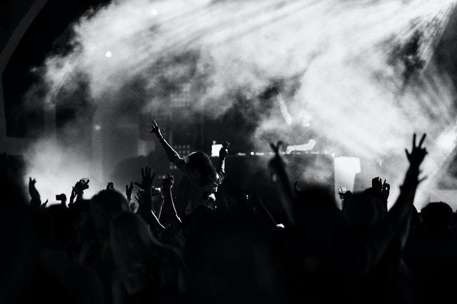 concert in black and white